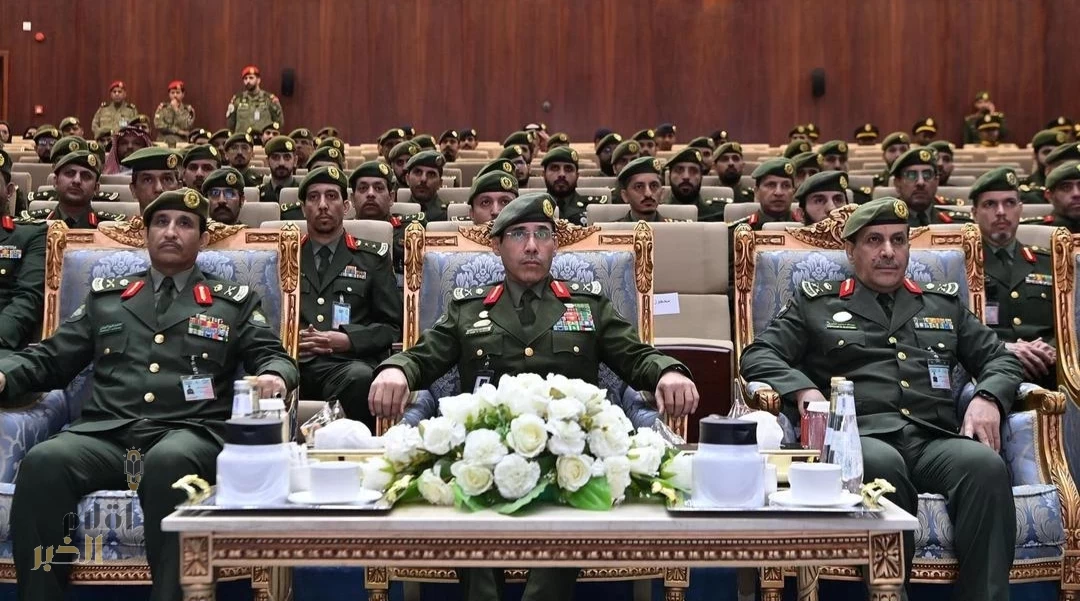 مدير عام الجوازات المكلف يشهد حفل تخريج الدورة التأهيلية لأعمال الجوازات (3) للضباط الخريجين