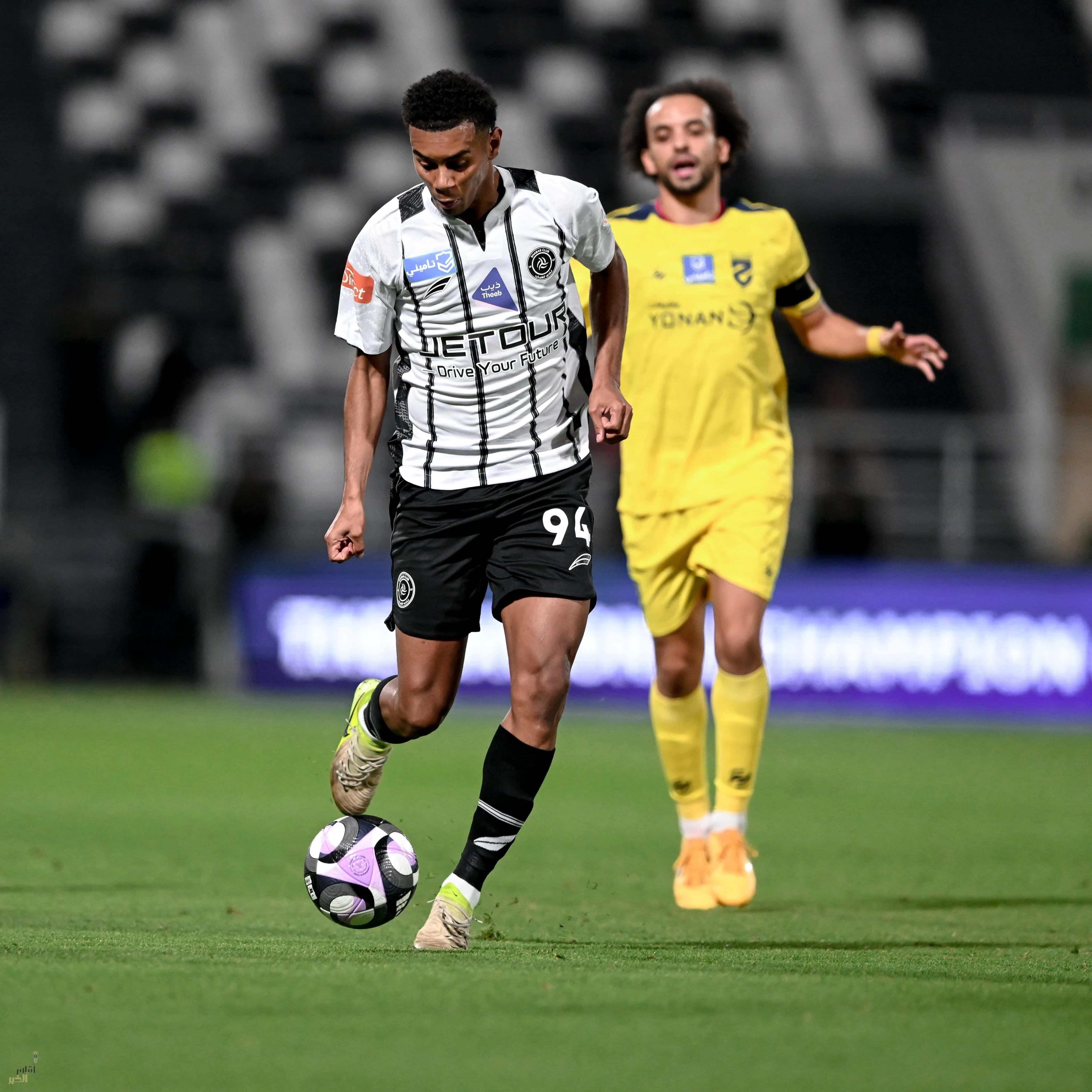 بعد خسارة الخليج.. الشباب يتخطى الحزم بصعوبة 