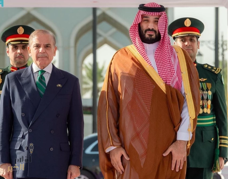 سمو ولي العهد يستقبل رئيس وزراء جمهورية باكستان الإسلامية ويعقدان جلسة مباحثات رسمية ويوقعان على اتفاقية الدفاع الإستراتيجي المشترك