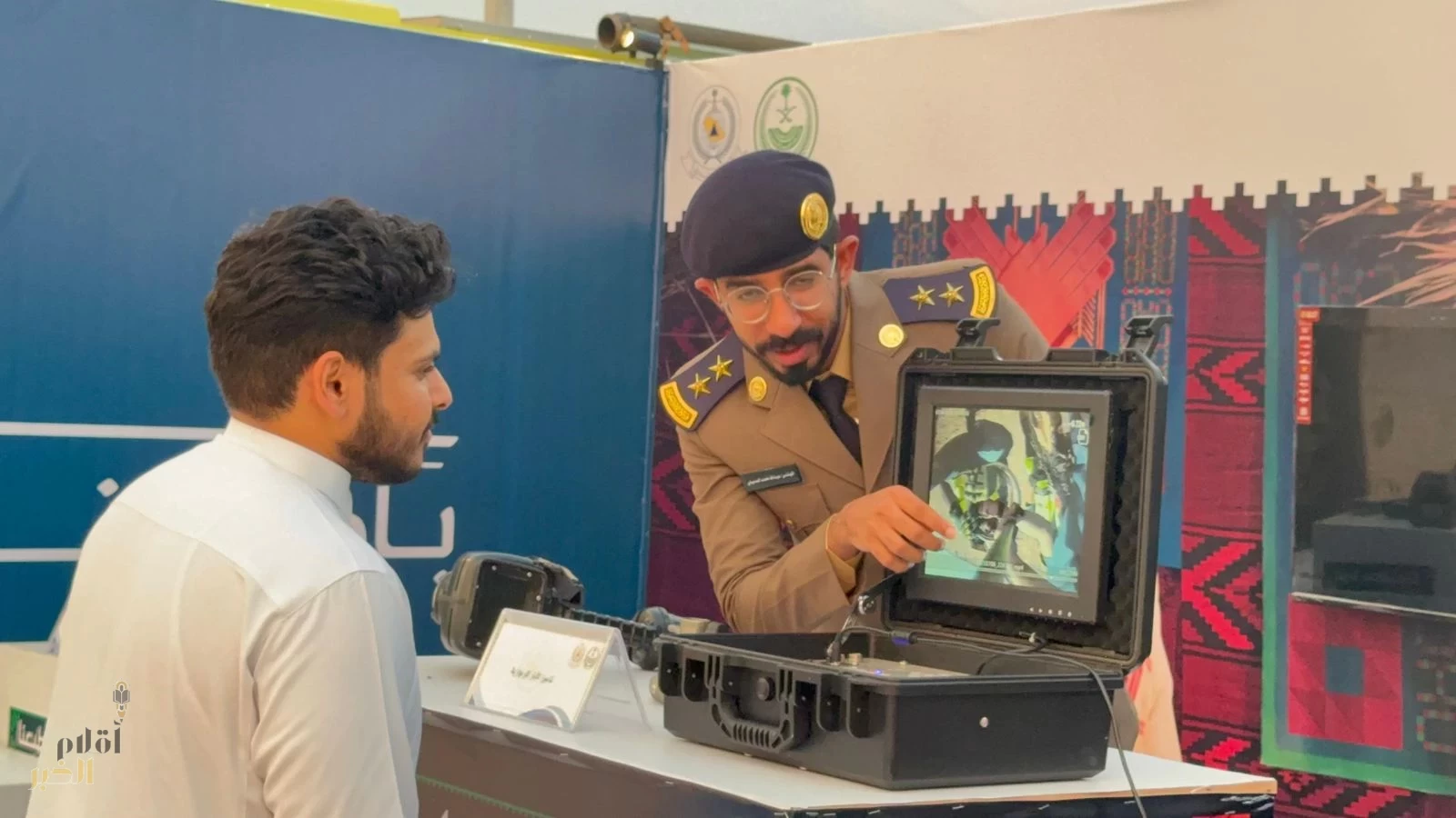 الدفاع المدني يشارك في معرض إمارة منطقة جازان احتفاءً باليوم الوطني الـ (95) للمملكة