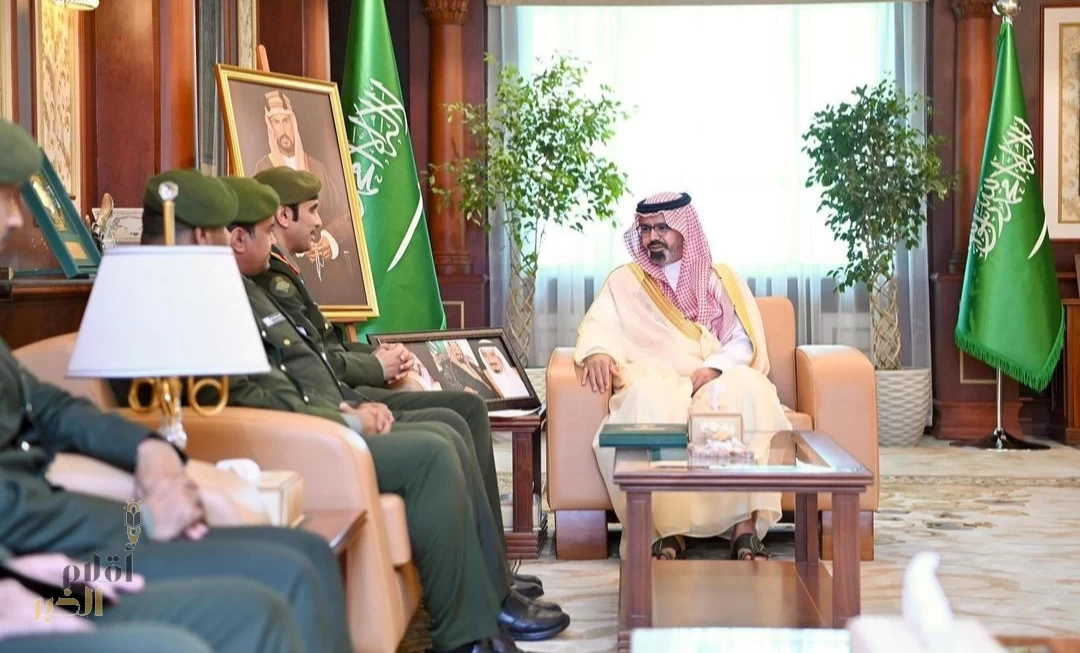 نائب أمير جازان يطّلع على التقرير السنوي لأعمال الجوازات بالمنطقة