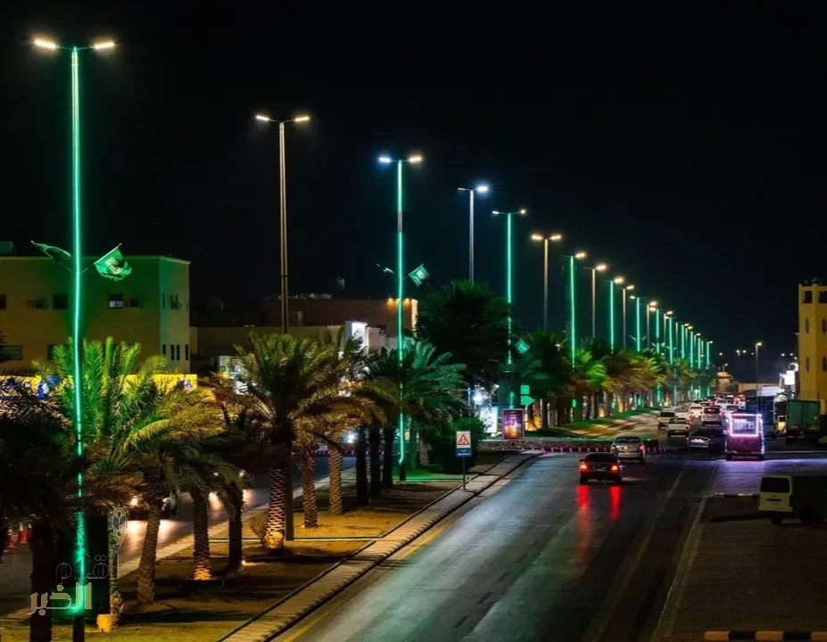 شوارع رفحاء وميادينها تتزين بالأخضر استعدادًا للاحتفاء باليوم الوطني الـ95