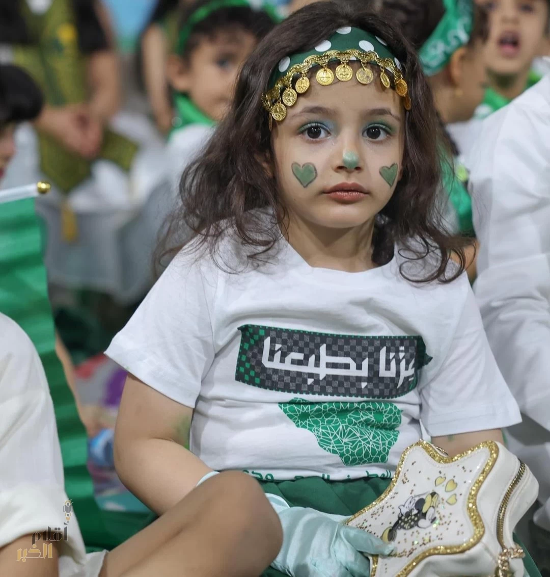 عرعر تحتفي باليوم الوطني الـ95 بفرحة الأطفال وزينة اللون الأخضر