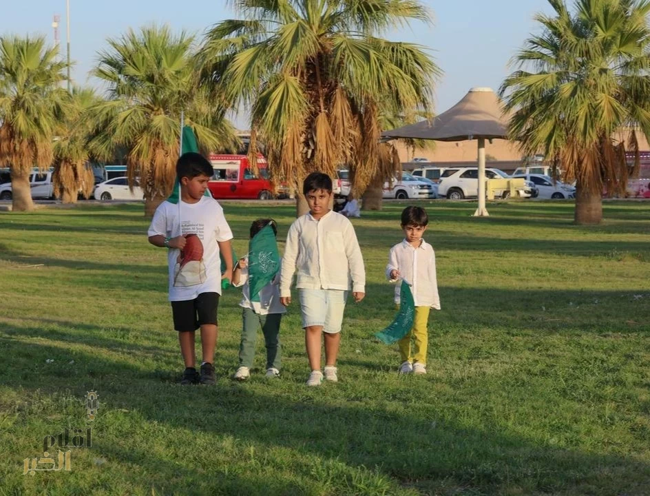 متنزّهات وحدائق الحدود الشمالية تشهد توافد الأهالي احتفالًا باليوم الوطني 95