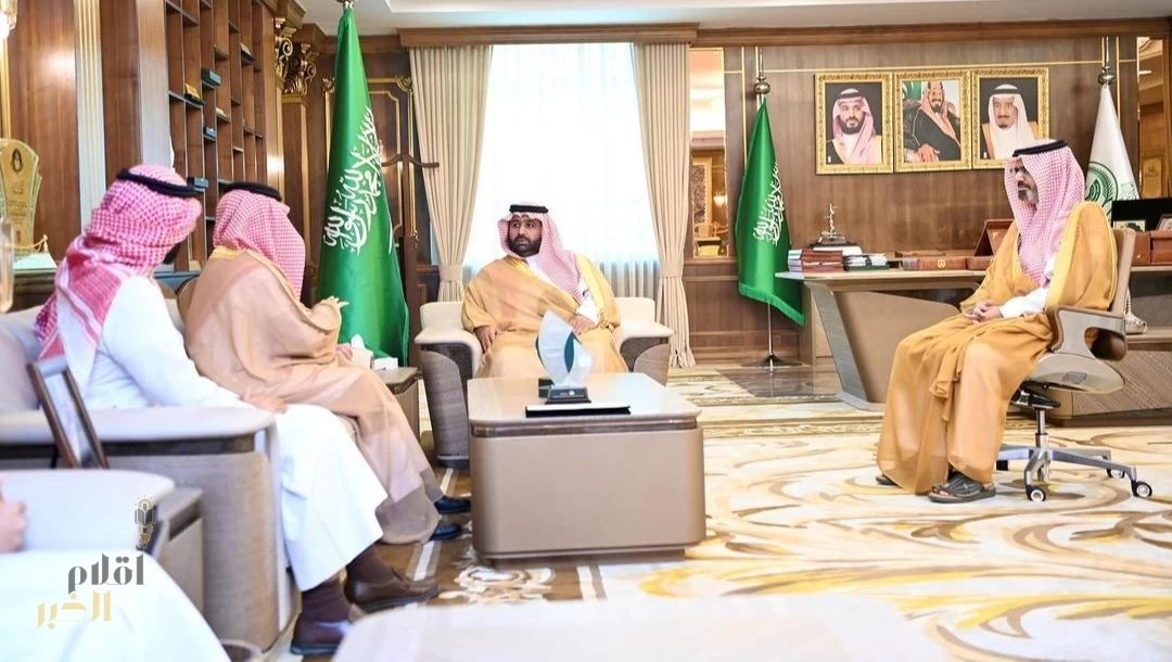 أمير منطقة جازان يستقبل الرئيس التنفيذي لتجمع جازان الصحي والفائزين بجوائز محلية ودولية