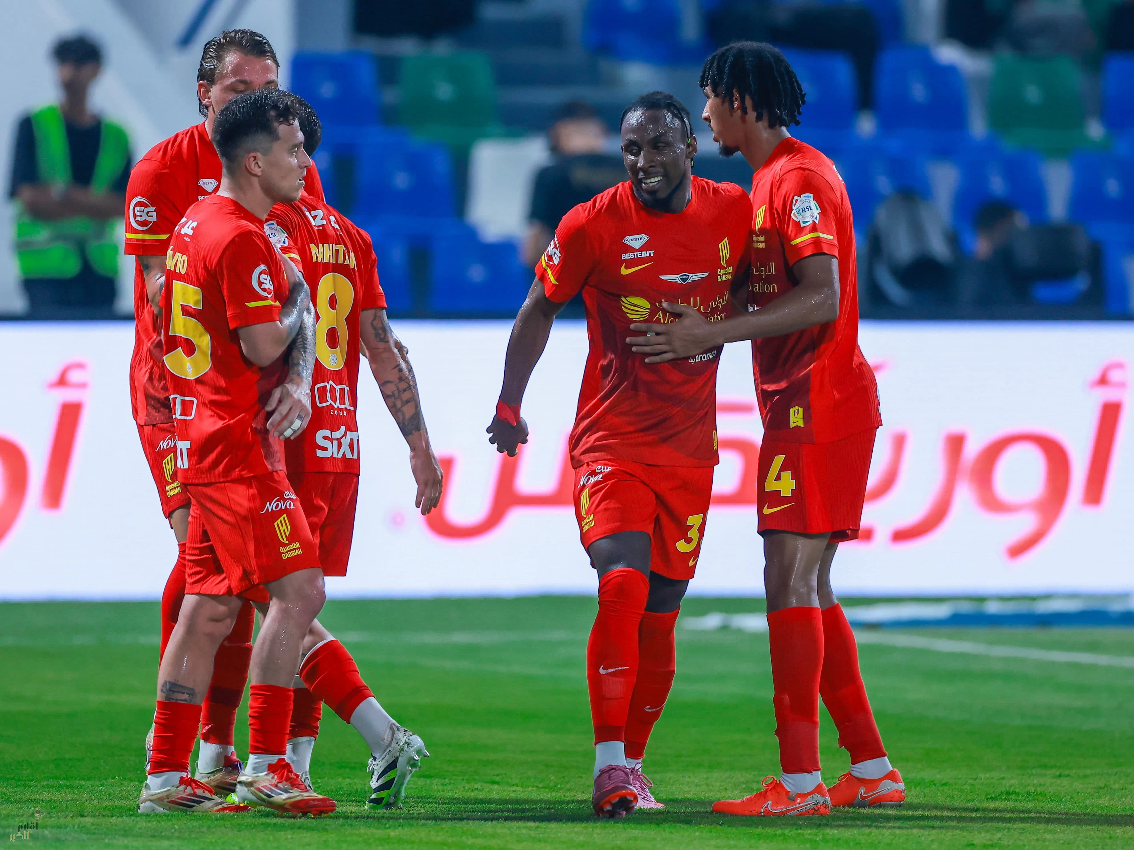 القادسية يكسب الفتح ويقفز لوصافة الدوري 