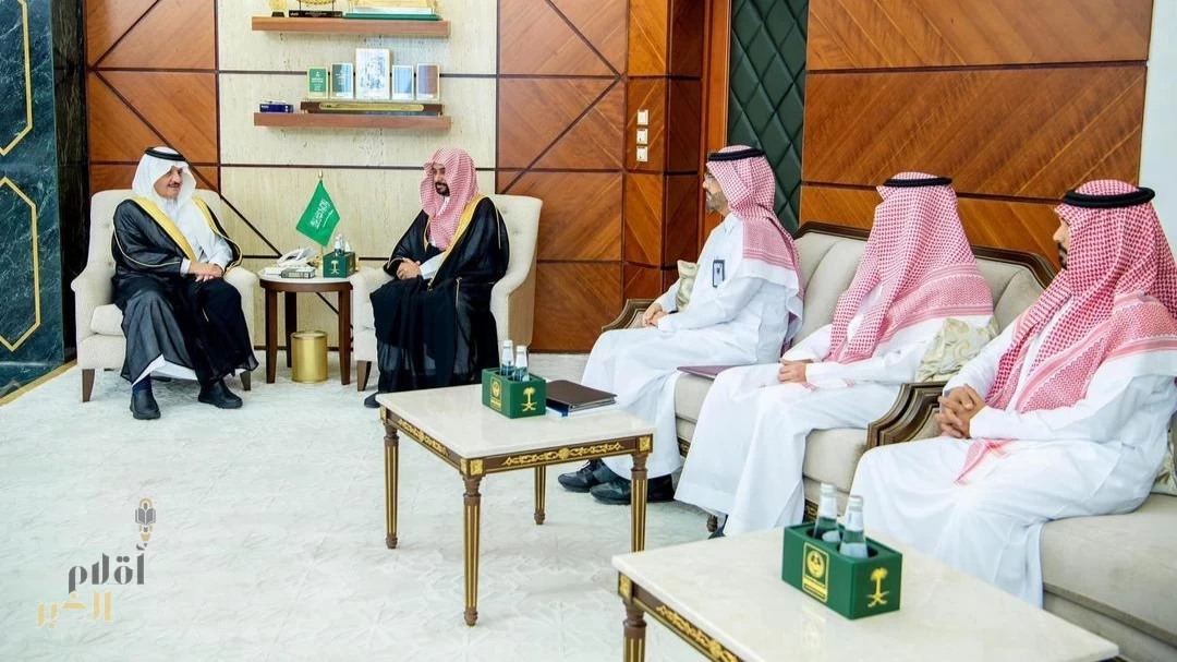 أمير المنطقة الشرقية يطّلع على التقرير السنوي لفرع هيئة الأمر بالمعروف