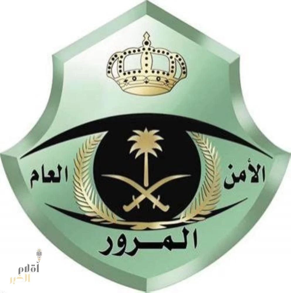 مرور الرياض يباشر حادث سقوط مركبة لـ "دورية أمنية" من فوق أحد الجسور 