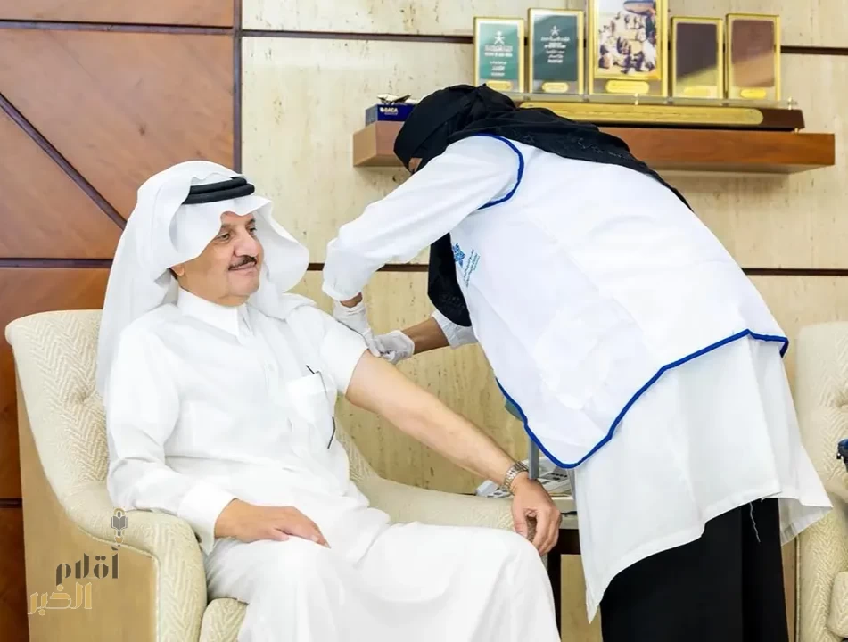 أمير المنطقة الشرقية يدشّن حملة التطعيم ضدّ الإنفلونزا الموسمية