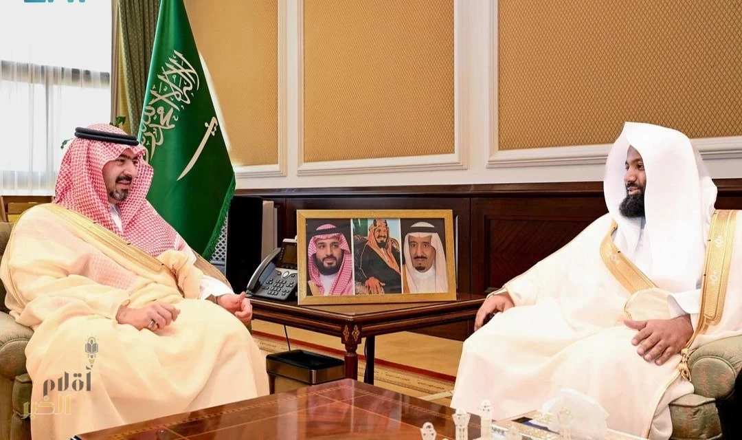 نائب أمير تبوك يستقبل رئيس المحكمة الإدارية بتبوك