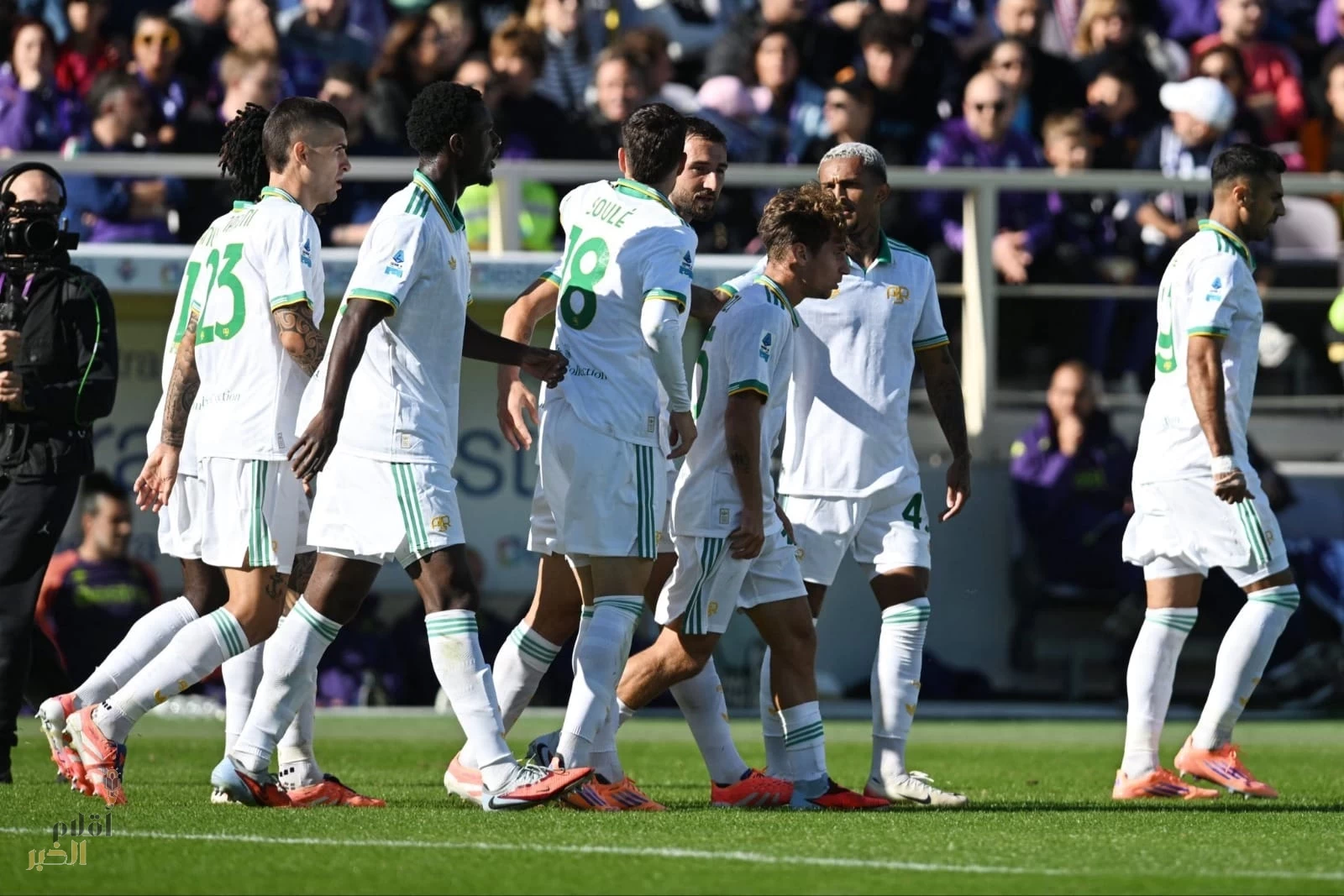 روما يقلب الطاولة على فيورنتينا وينتزع صدارة الكالتشيو