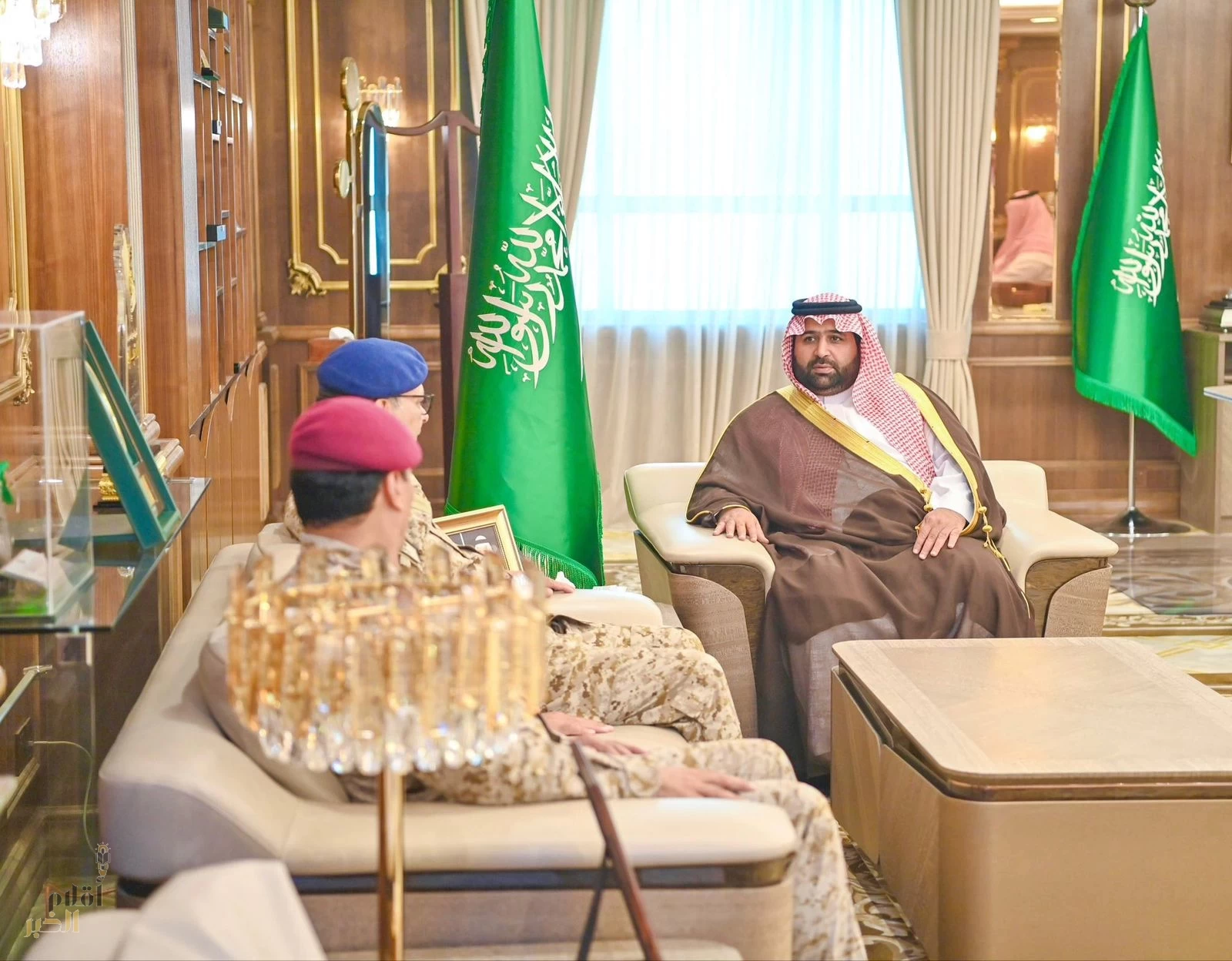أمير جازان يستقبل قائد المنطقة الجنوبية