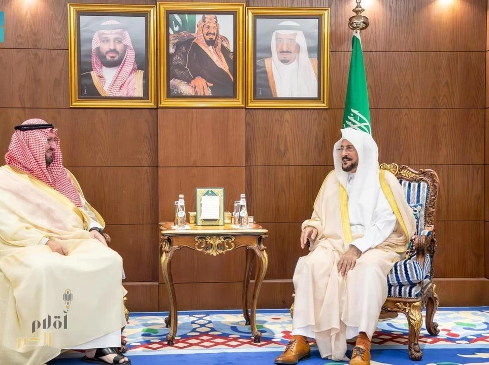 وزير "الشؤون الإسلامية" يستقبل الأمير عبدالعزيز بن طلال