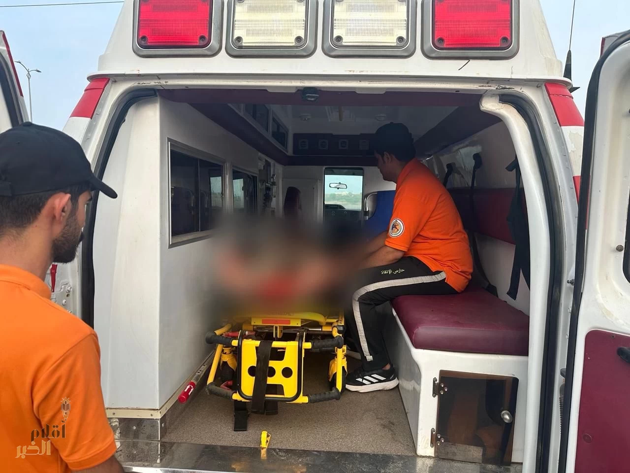 حرس الحدود بمنطقة عسير ينقذ مواطنًا من الغرق أثناء ممارسة السباحة