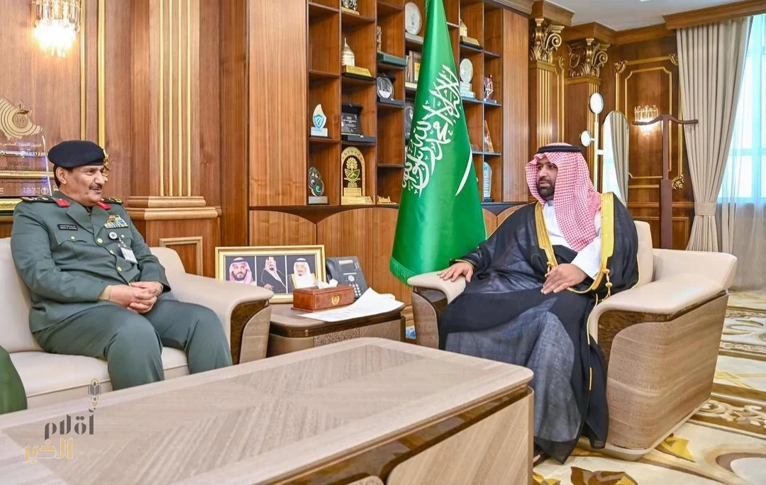 أمير منطقة جازان يستقبل مدير عام السجون بالمملكة