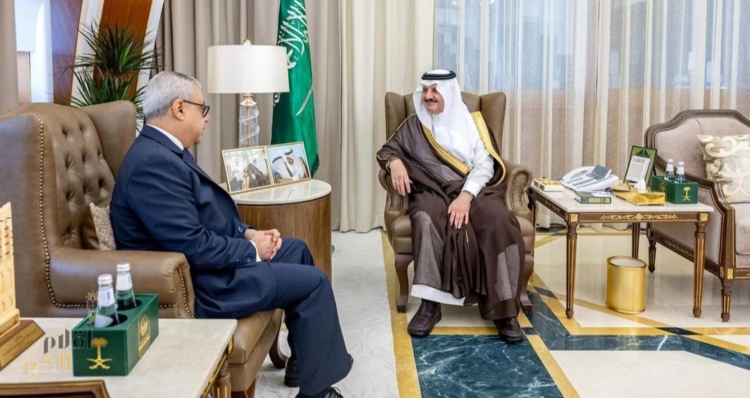 أمير المنطقة الشرقية يستقبل السفير المصري لدى المملكة