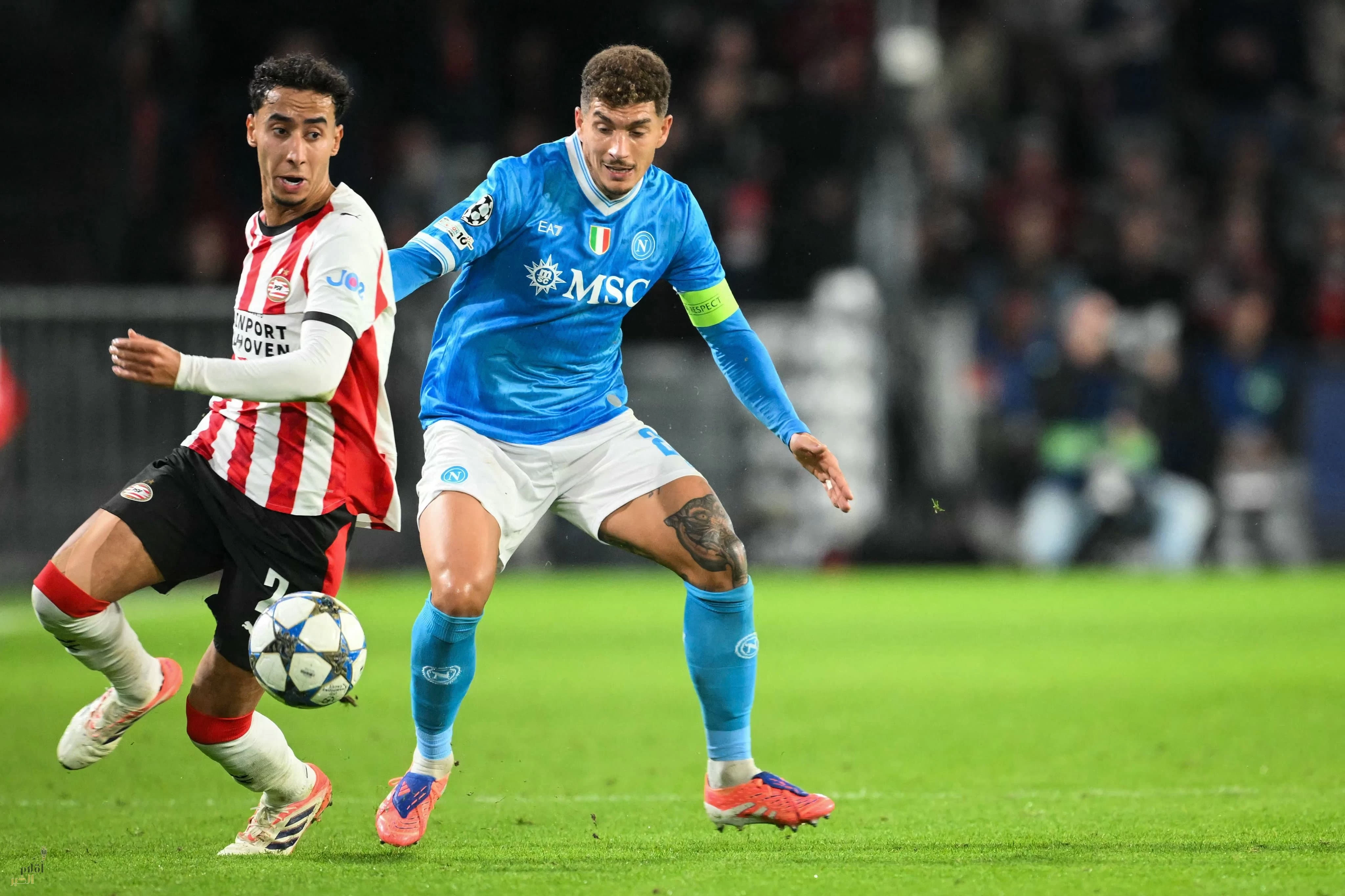 أيندهوفن يقلب تأخره أمام نابولي لفوز بسداسية تاريخية