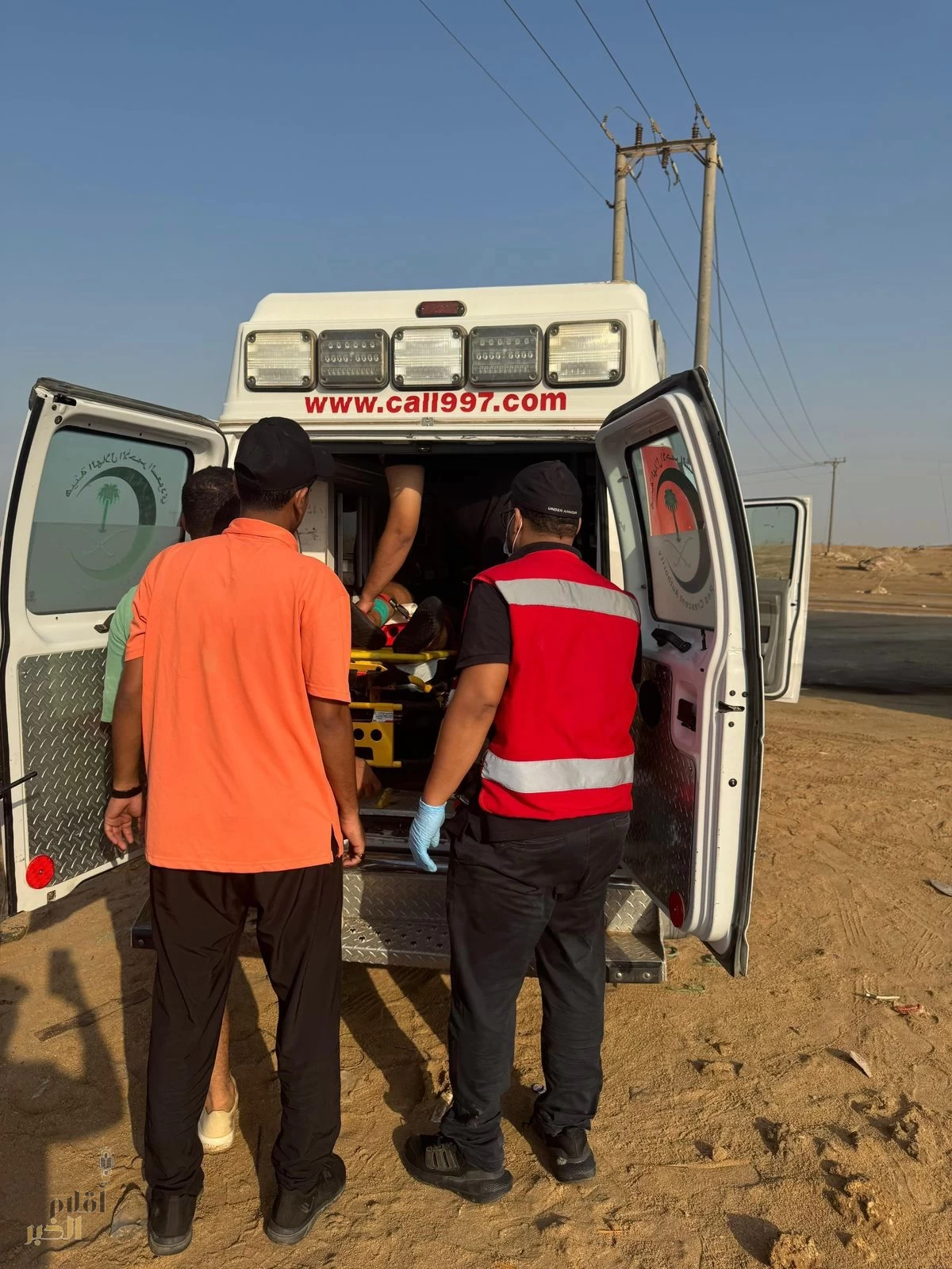 حرس الحدود بمنطقة مكة يقدم المساعدة لمواطن تعرض لوعكة صحية في عرض البحر