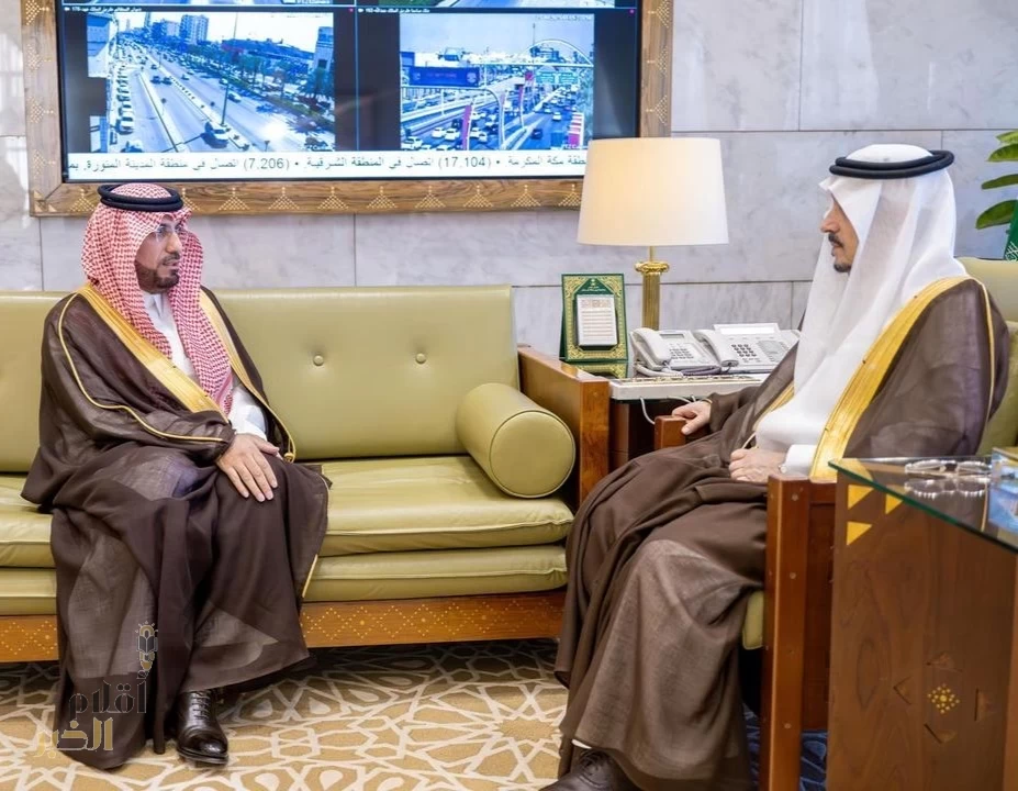 أمير منطقة الرياض يستقبل مدير عام مكتب التربية العربي لدول الخليج