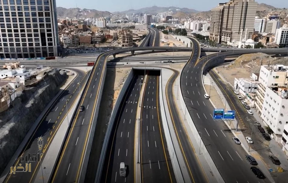 مشروعات الطرق في مكة المكرمة تُحدث تحولًا ملموسًا في كفاءة الحركة وسلامة التنقل