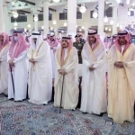 أمير منطقة الرياض يؤدي صلاة الميت على صاحب السمو الأمير خالد بن محمد بن تركي بن عبدالعزيز بن تركي آل سعود