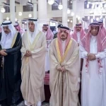 أمير منطقة الرياض يؤدي صلاة الميت على صاحب السمو الأمير فهد بن سعود بن محمد بن مقرن بن مشاري آل سعود