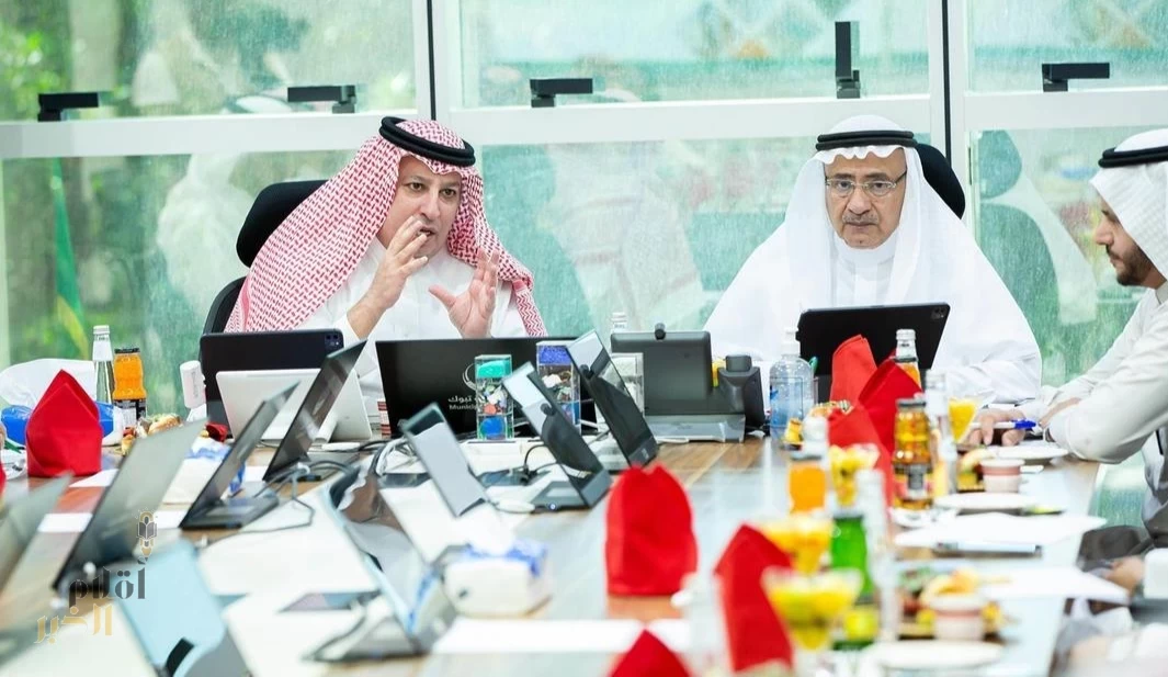 أمانة منطقة تبوك تستضيف اجتماعًا لتعزيز التكامل بين وحدات المراجعة الداخلية