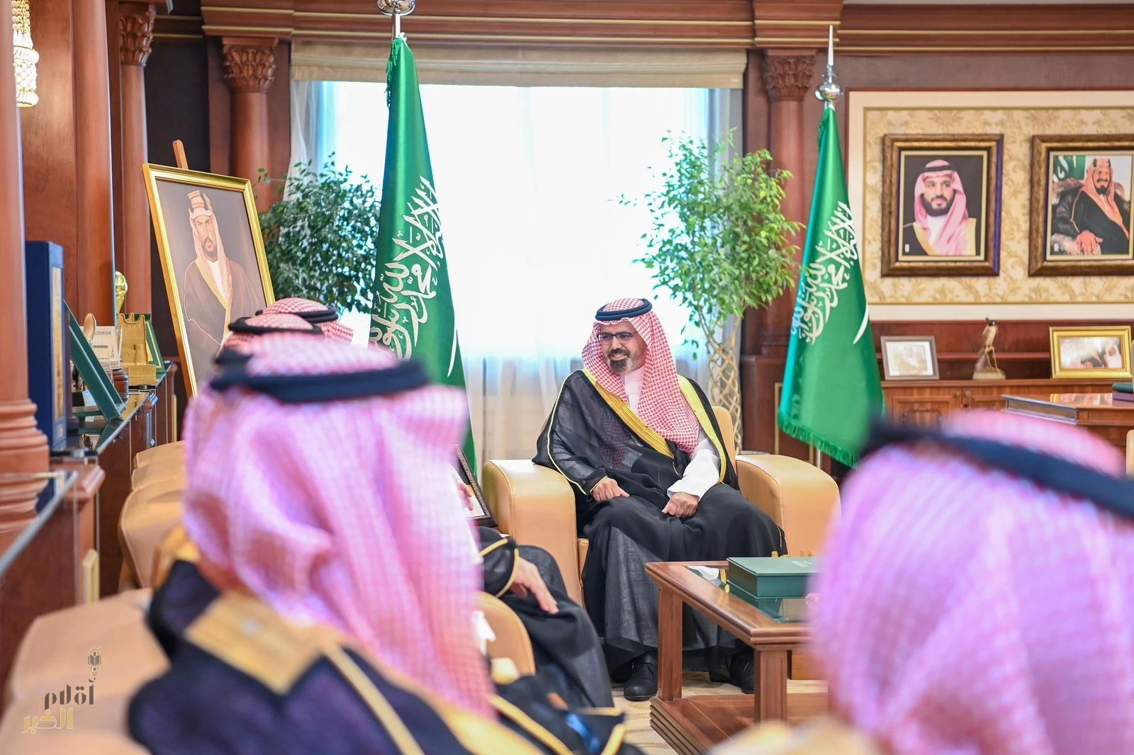 نائب أمير جازان يستقبل رئيس مجلس إدارة الهيئة السعودية للمقاولين