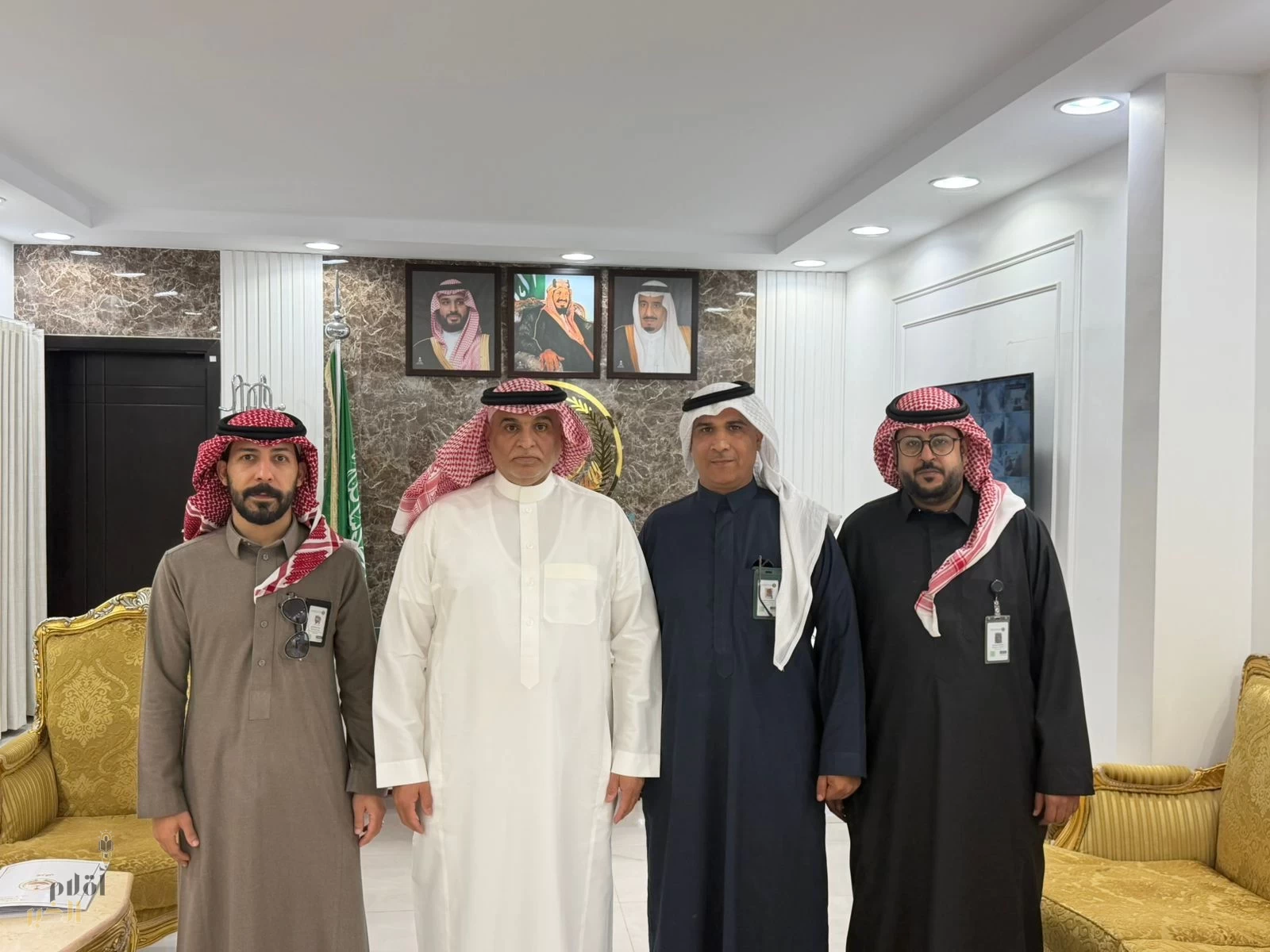 فرع هيئة الهلال الأحمر بالجوف يُسلّم “شهادة امتثال” لمكتب الهيئة العامة للغذاء والدواء بالقريات ضمن “مشروع معاذ”