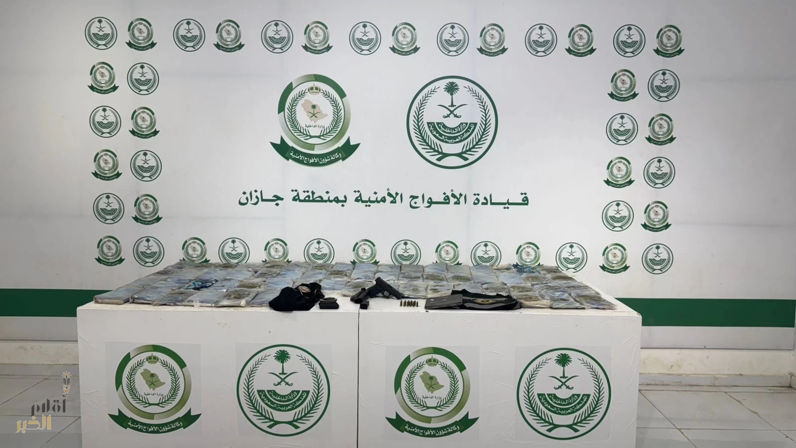 دوريات الأفواج الأمنية بمنطقة جازان تُحبط تهريب 68 كلجم من مادة الحشيش المخدر