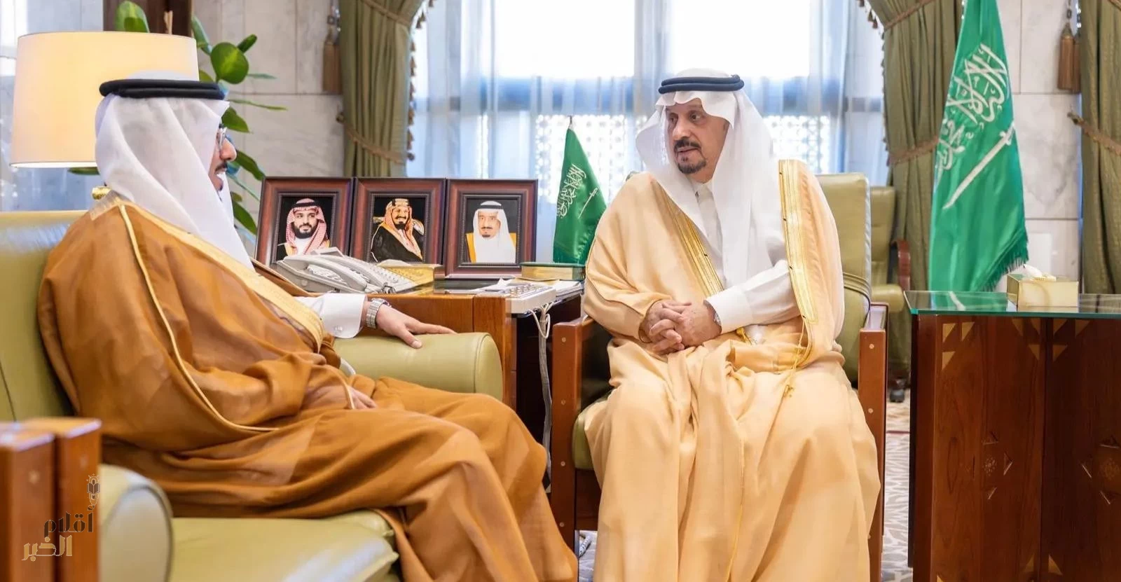 أمير منطقة الرياض يستقبل المدير التنفيذي للهيئة الدائمة المستقلة لحقوق الإنسان بمنظمة التعاون الإسلامي