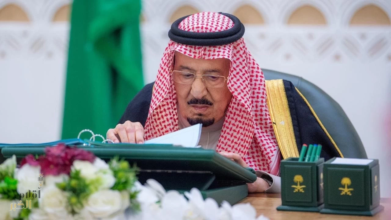 خادم الحرمين الشريفين يرأس جلسة مجلس الوزراء في الرياض