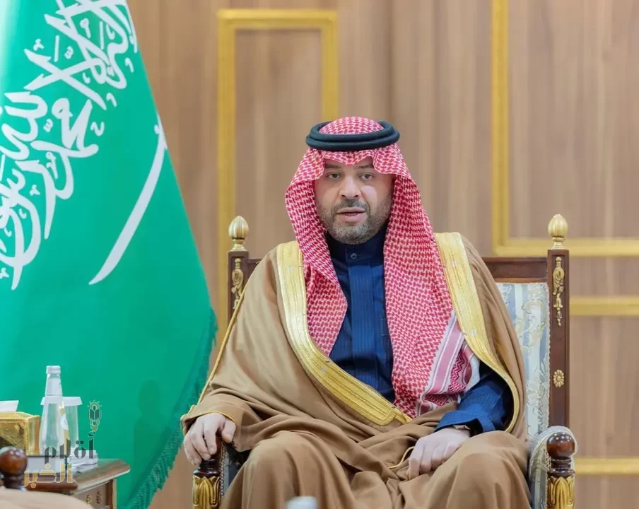 أمير الحدود الشمالية يستقبل محافظ رفحاء