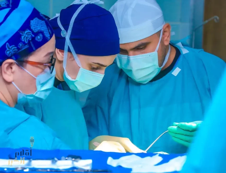 "التخصصي" ينهي معاناة مريضة من تفاقم انحناء العمود الفقري (الجنف) باستخدام تقنية التثبيت المرن