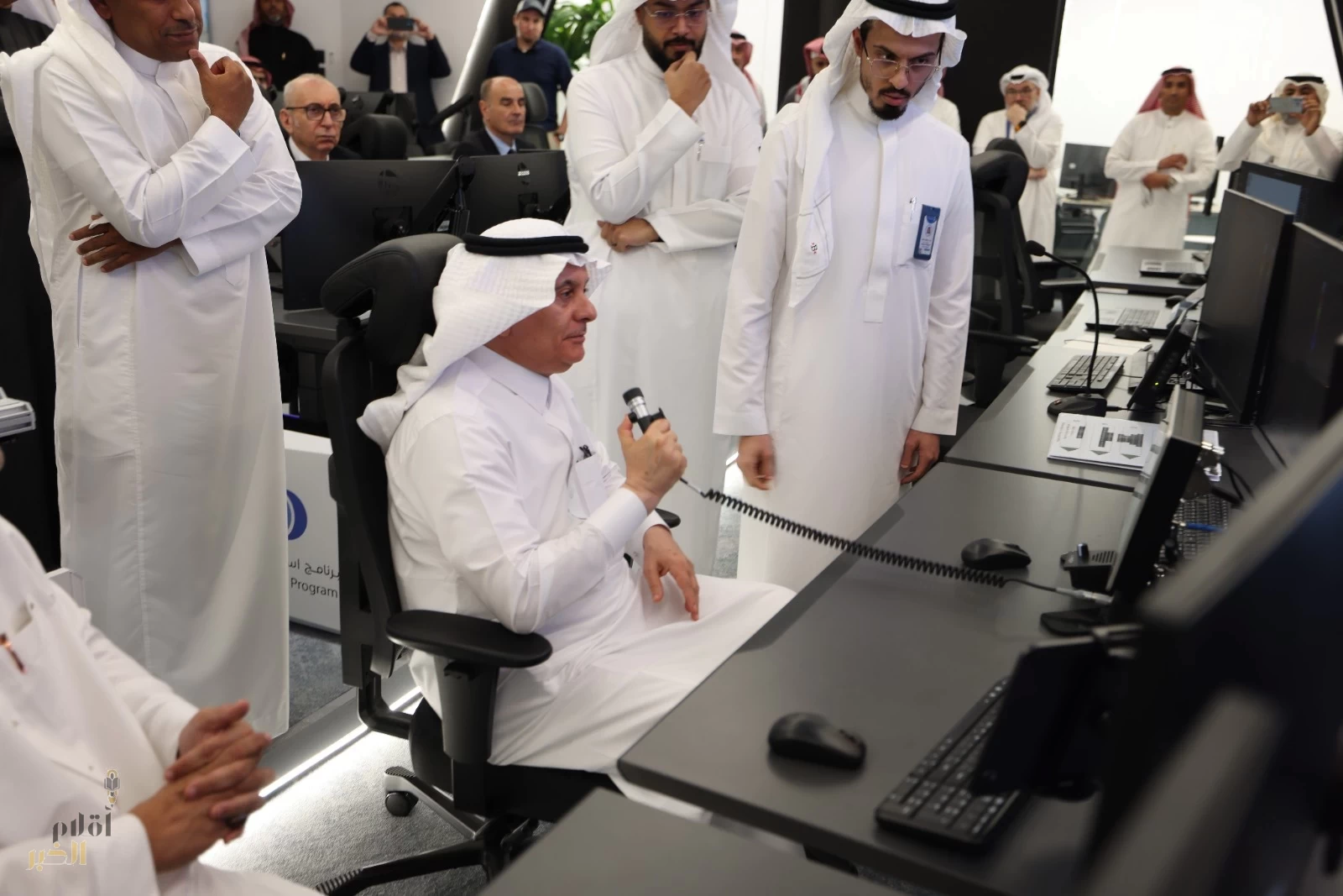 معالي وزير البيئة يدشن "المختبر الطائر" لاستمطار السحب الأحدث عالمياً ويطلق عددا من البرامج والأنظمة الأرصادية والمناخية