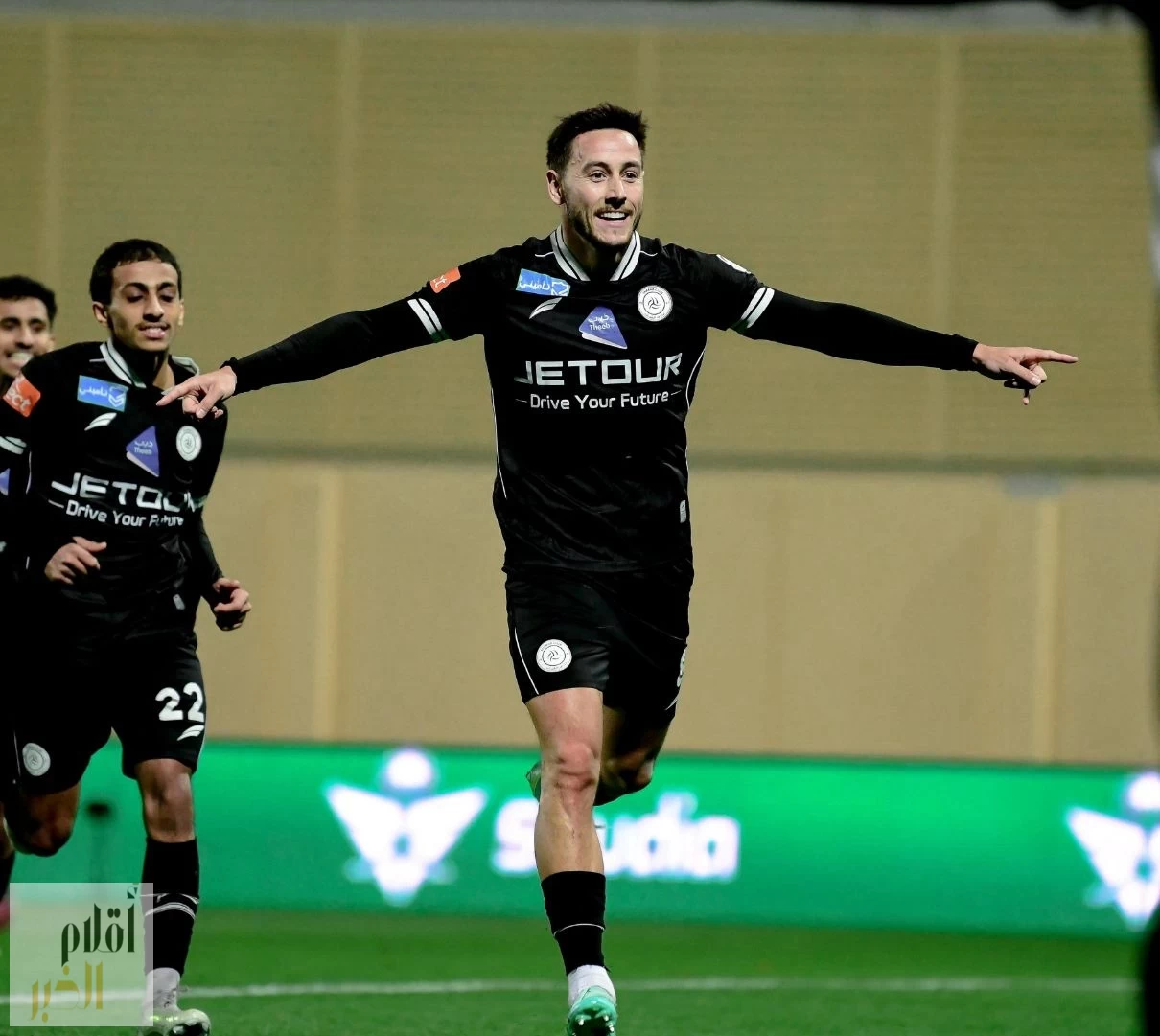 الشباب يضرب الحزم برباعية ويؤكد حضوره القوي