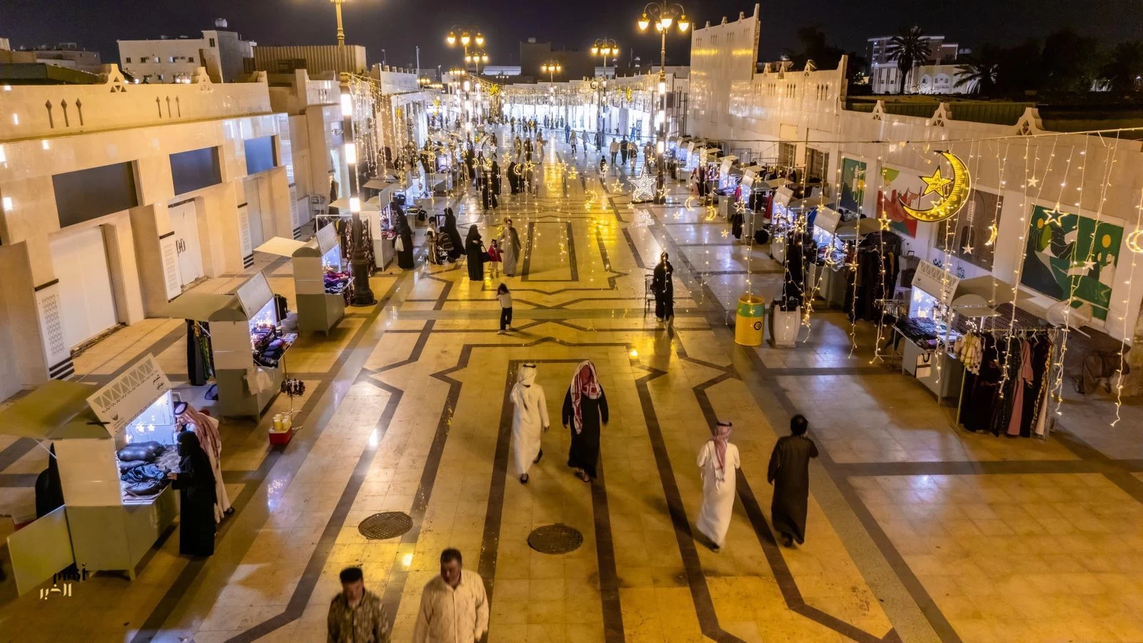 أمانة تبوك تخصص 13 موقعًا يضم 330 بسطة للباعة الجائلين في شهر رمضان