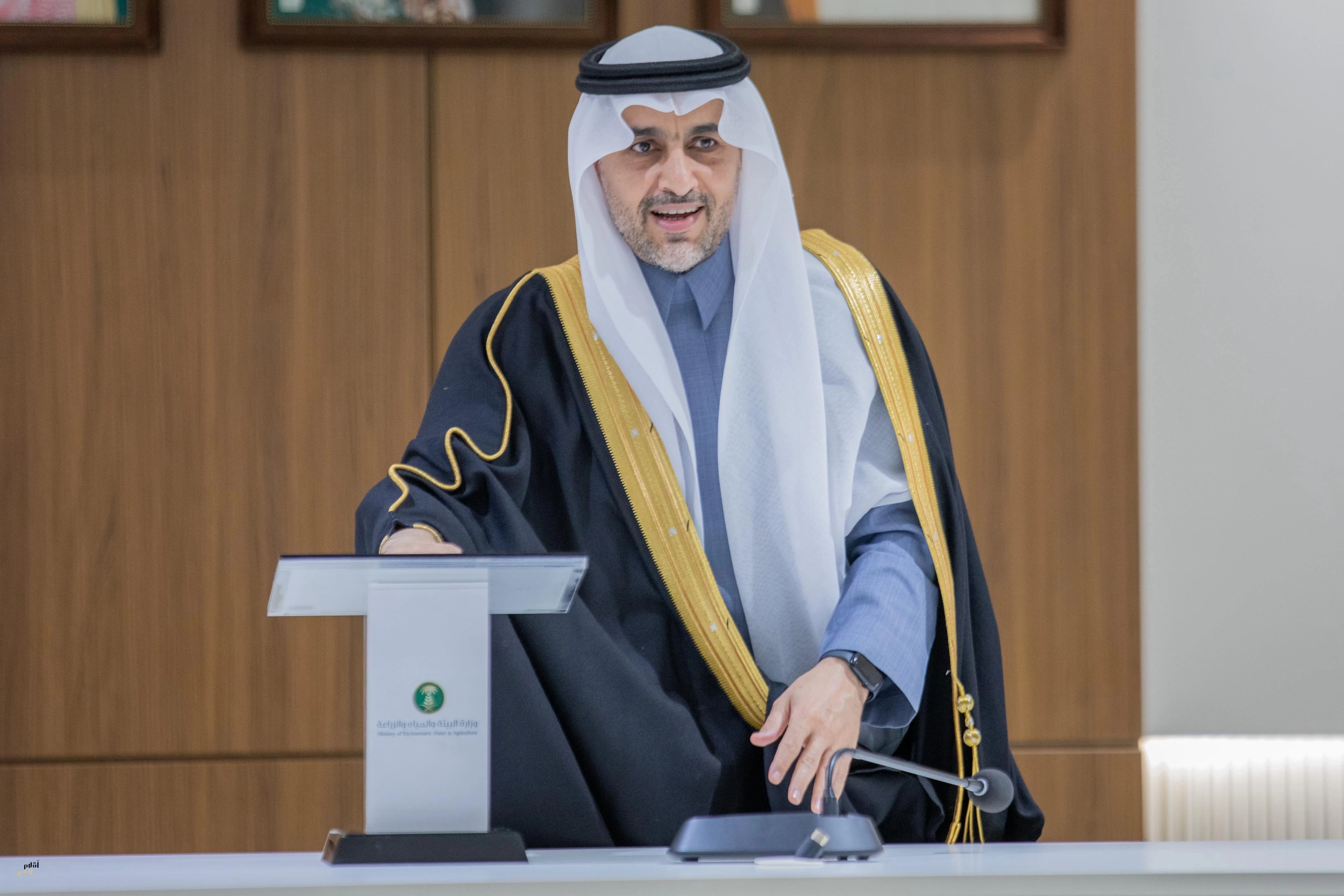 نائب وزير "البيئة" يدشن جواز سفر الإبل لتوثيق الهوية وتنظيم القطاع وتعزيز كفاءة الخدمات