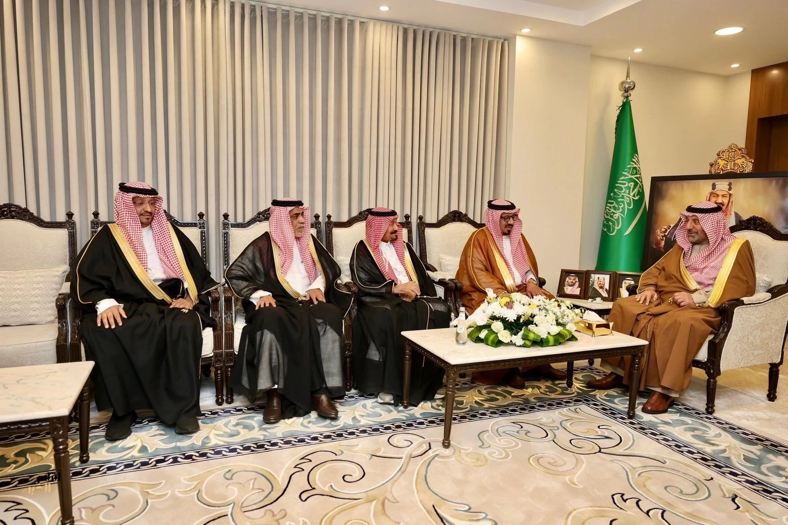 أمير نجران يُكرم الداعمين والقائمين على مهرجان شرورة الشتوي الثامن