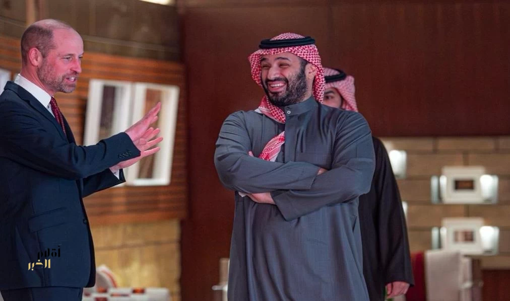 ولي العهد يستقبل ولي عهد بريطانيا ويصطحبه في جولة بحي طريف التاريخي في الدرعية