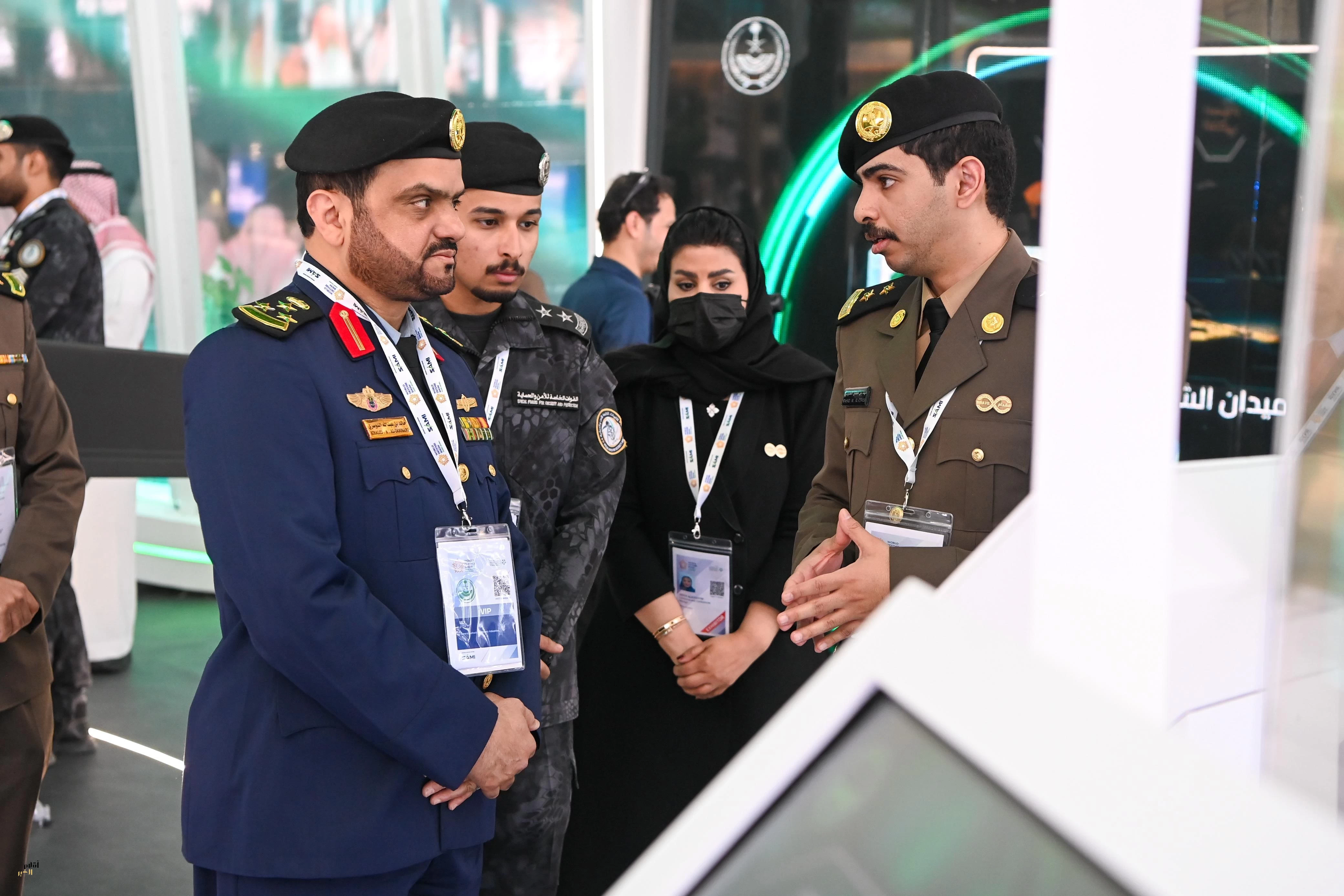 نائب قائد القوات الخاصة للأمن والحماية يزور معرض الدفاع العالمي 2026م