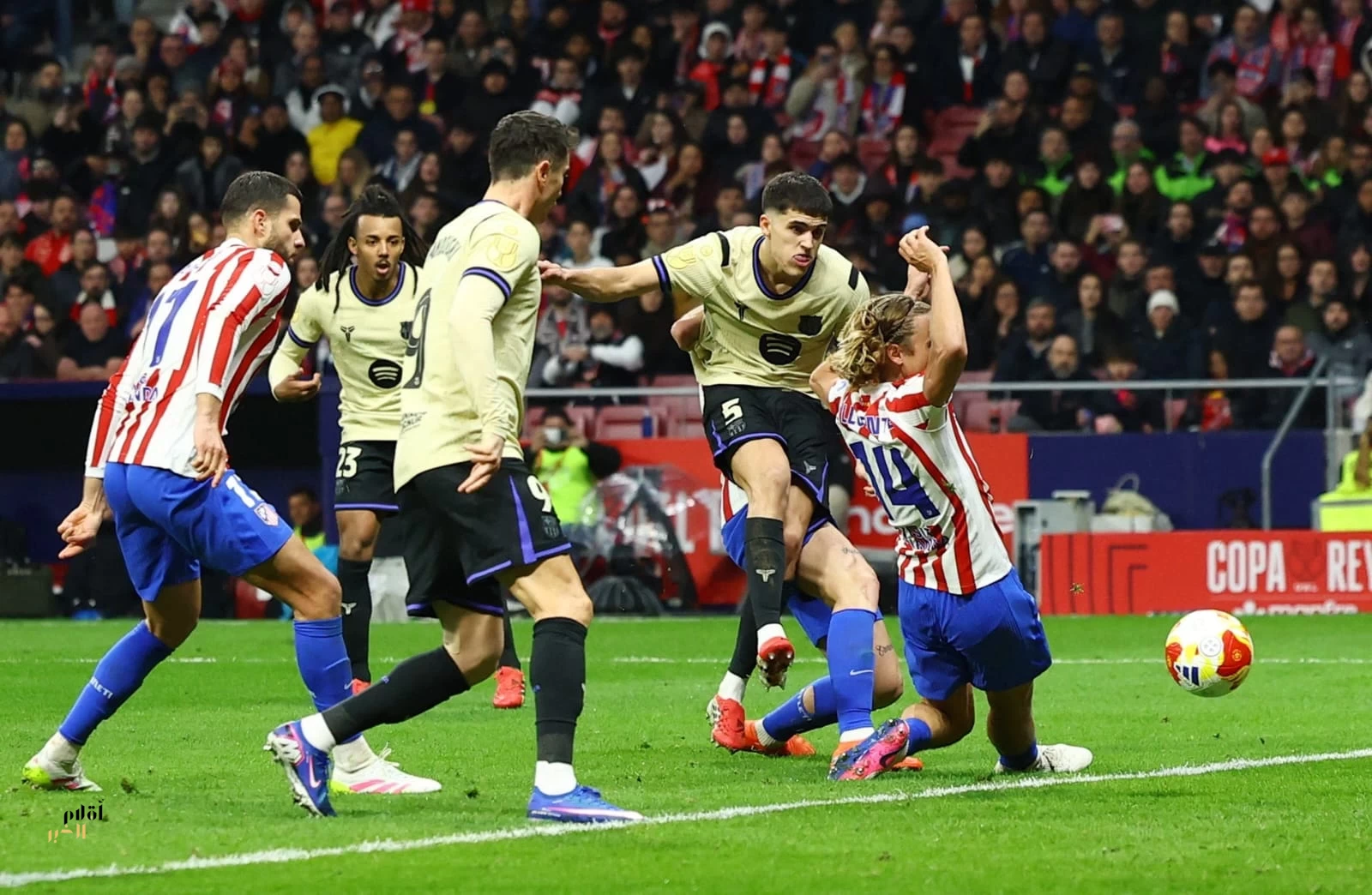 أتلتيكو مدريد يمزق شباك برشلونة برباعية في نصف نهائي كأس ملك إسبانيا