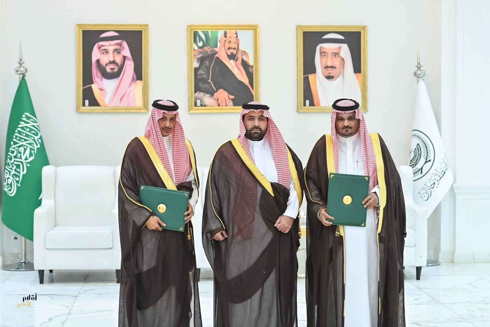 الأمير محمد بن عبدالعزيز يشهد توقيع مذكرة تعاون بين إمارة جازان والهيئة الملكية للجبيل وينبع