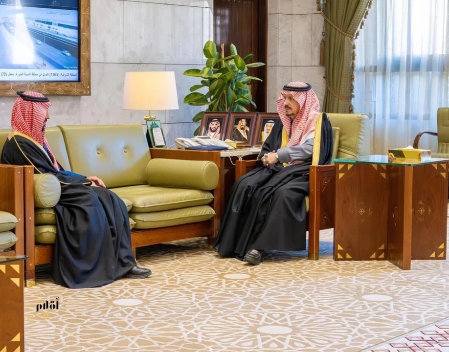 أمير منطقة الرياض يستقبل محافظ الخرج