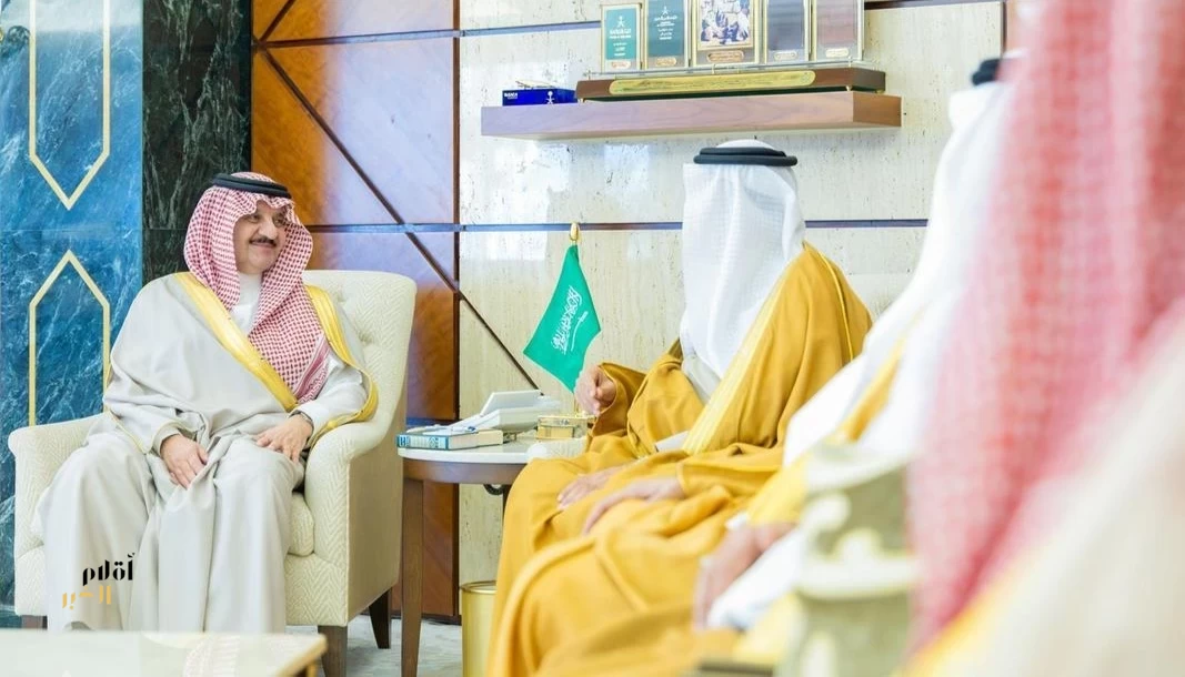أمير المنطقة الشرقية يستقبل رئيس أرامكو السعودية