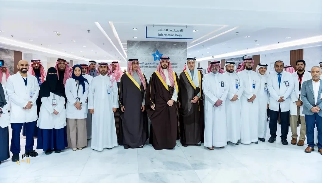 نائب أمير الشرقية يزور المرضى المنومين في مستشفى الملك فهد التخصصي بالدمام