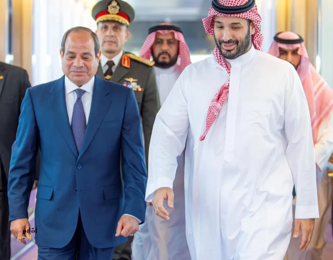 رئيس جمهورية مصر العربية يصل إلى جدة وسمو ولي العهد في مقدمة مستقبليه