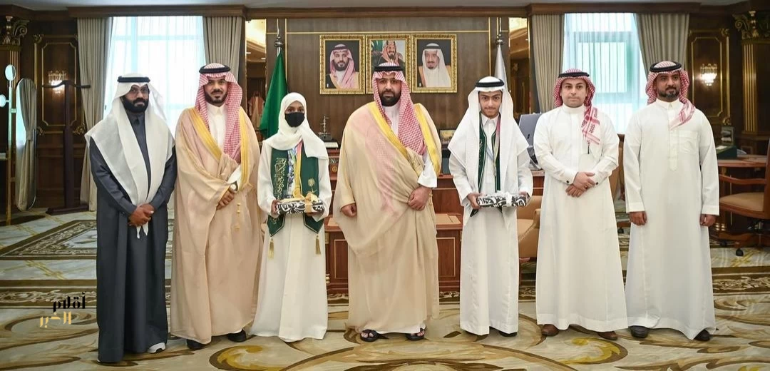 أمير جازان يكرّم طالبين من أبناء المنطقة لفوزهما في معرض جنيف الدولي للاختراعات 2026