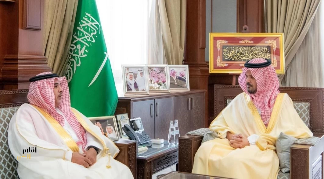 أمير المدينة المنورة يستقبل مدير عام الأحوال المدنية بالمنطقة