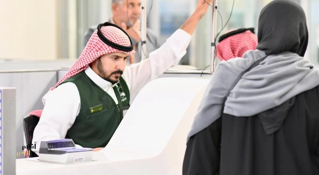 الجوازات بمطار الأمير محمد بن عبدالعزيز تستقبل أولى رحلات ضيوف الرحمن من جمهورية تركيا القادمين لأداء فريضة الحج لعام 1447هـ